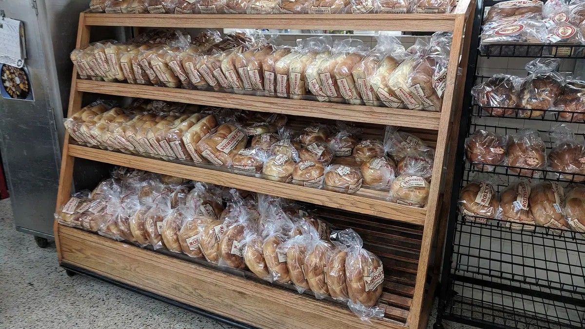 Leola – bakery in Stroud town centre